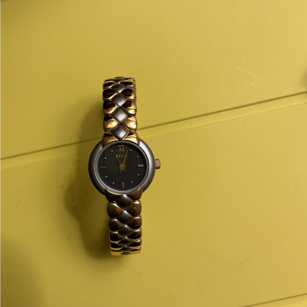 RELIC GOLD & BLACK WATCH
